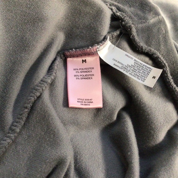 JUICY COUTURE VELOUR LONG SLEEVED SWEATSHIRT SIZE MEDIUM - Picture 8 of 8